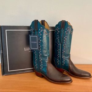Lucchese Chocolate Jersey Boot
Shaft: 13"
Heel: 1.5"
Width: B